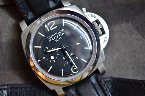 panerai 00233|Understanding A Classic: The Panerai PAM0233, An Icon Among .